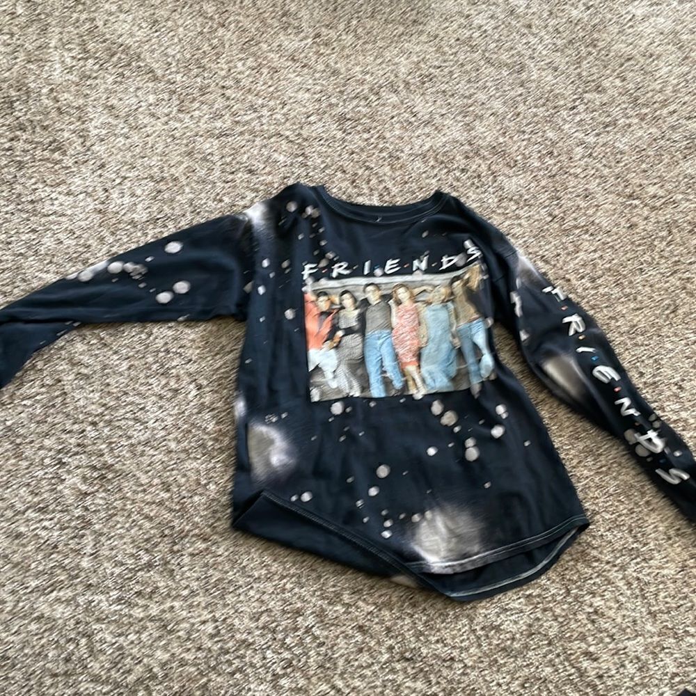 Friends long sleeve tee 